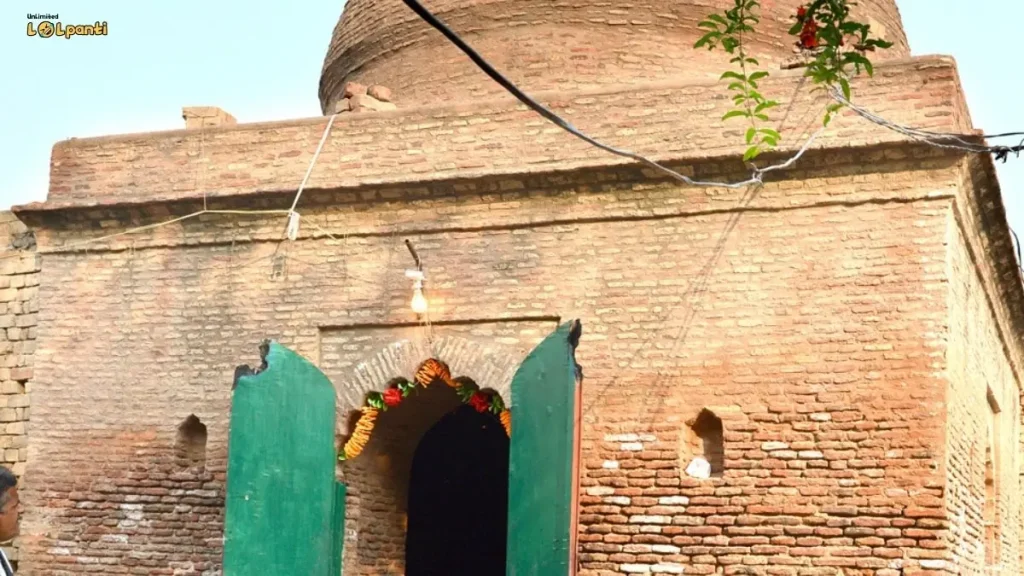 humayun mosque - tourist places in fatehabad